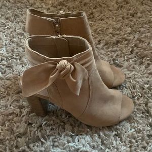 Fergalicious Tan wedges